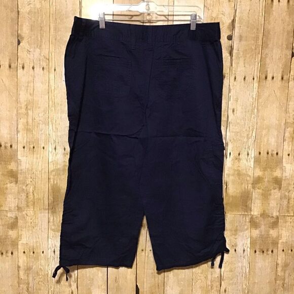 Kim Rogers Navy Knee Shorts 18 Plus NWT - Picture 4 of 8
